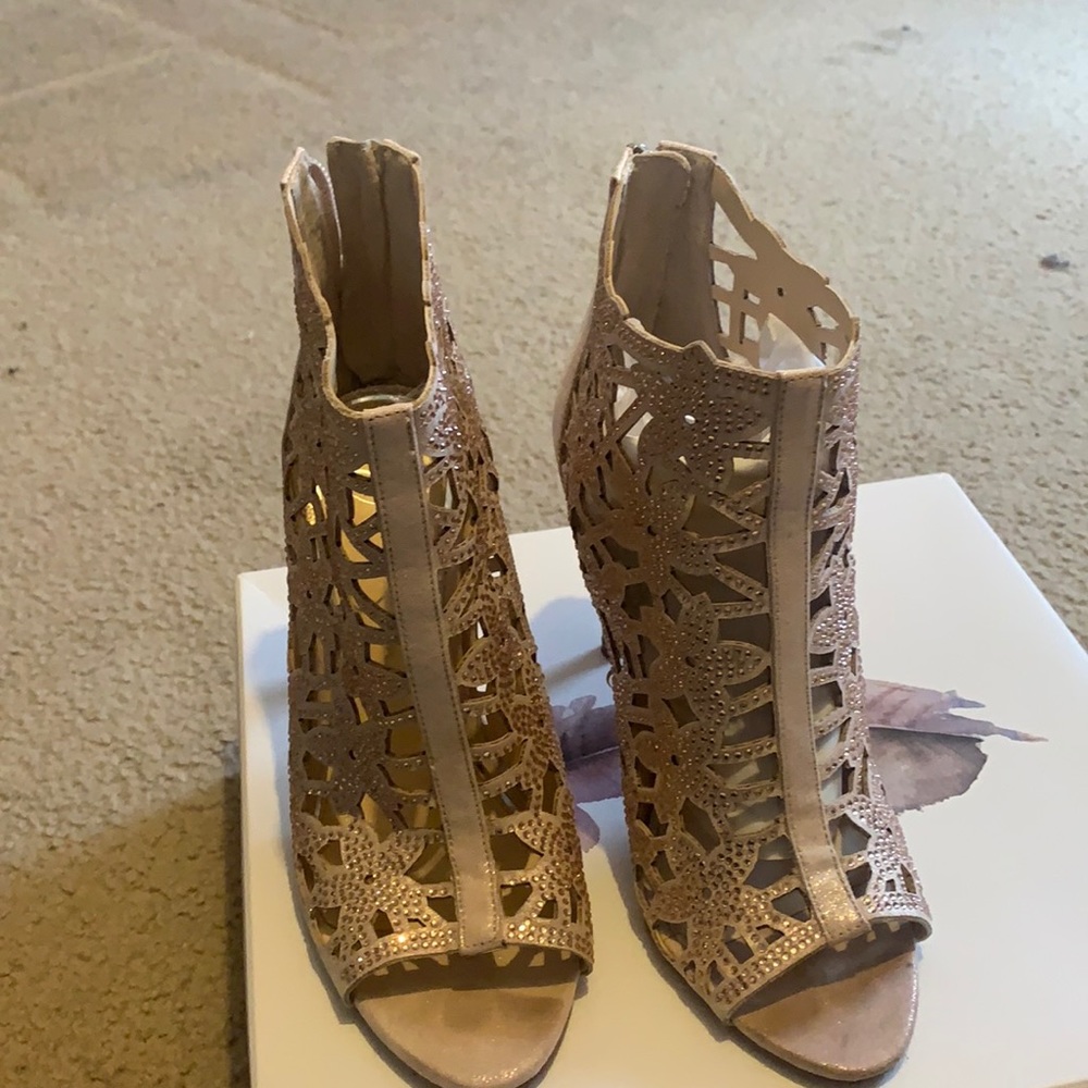 Jessica Simpson heels 6.5